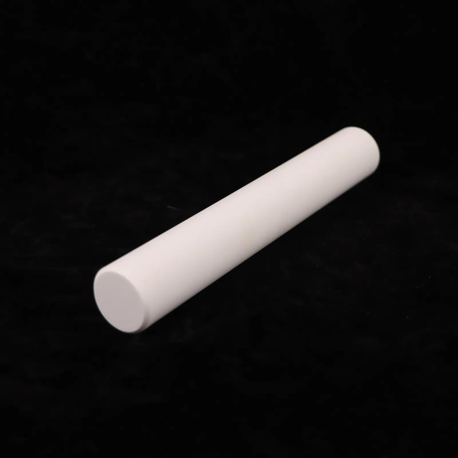 Alumina ceramic roller for heating use